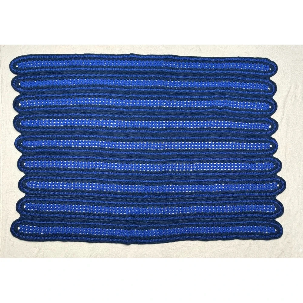 Crocheted Blanket Scalloped Edges 39